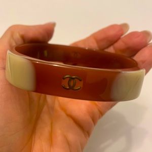 Authentic Chanel rust brown & off-white Acrylic Bangle